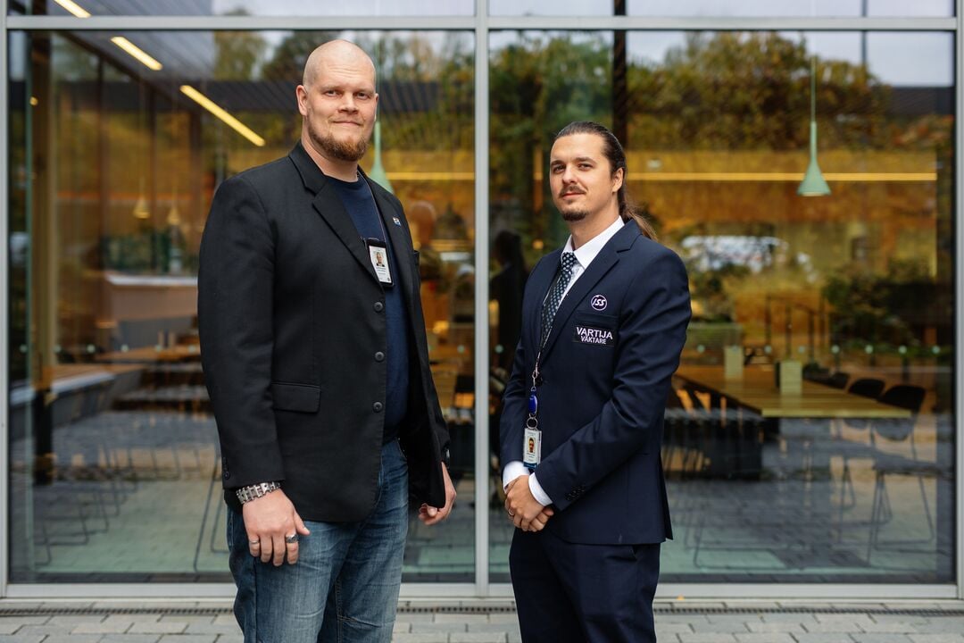 Web_Desktop-FI_2022_Security services_team_01