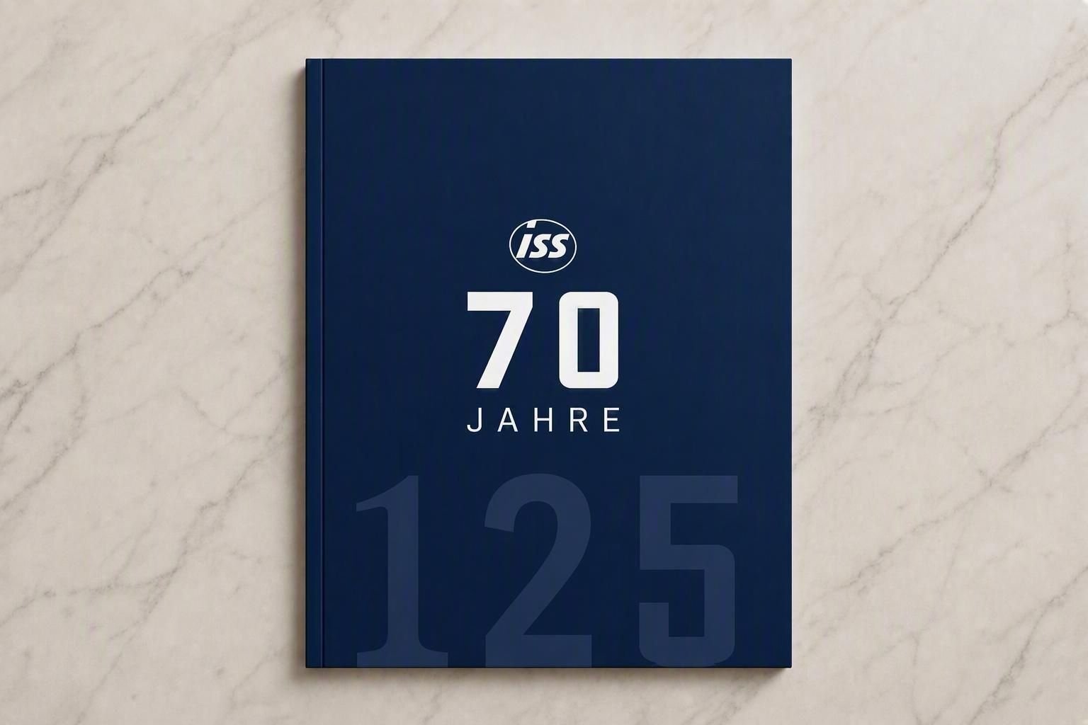 Cover des Jubiläumsmagazins „70 Jahre ISS Österreich“