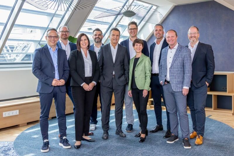 Leadership-Team von ISS Österreich bei einem gemeinsamen Gruppenfoto.